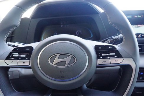 New 2025 Hyundai Elantra Sport image 14