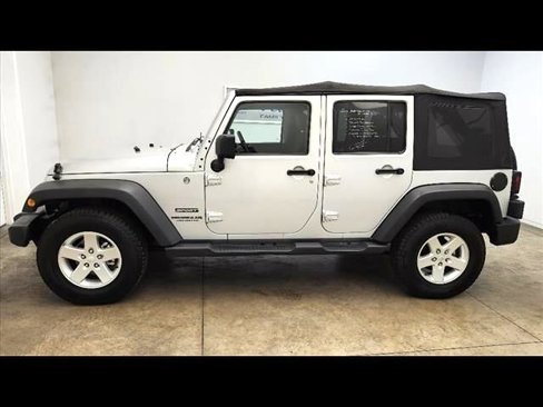 Used 2012 Jeep Wrangler Unlimited Sport image 4