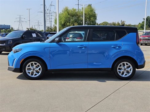 Certified 2023 Kia Soul S image 3