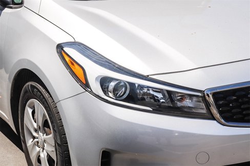 Used 2017 Kia Forte LX image 2