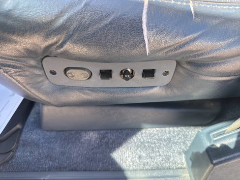Used 1999 Chevrolet Suburban 2WD w/ Preferred Equipment Group 3 image 33