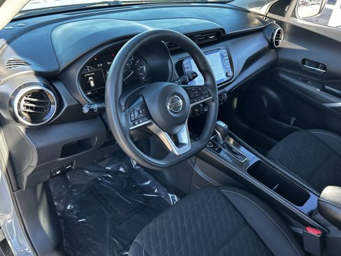 Used 2021 Nissan Kicks SV image 17
