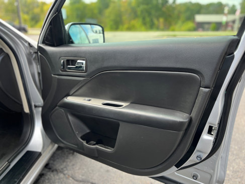 Used 2012 Ford Fusion SEL image 35