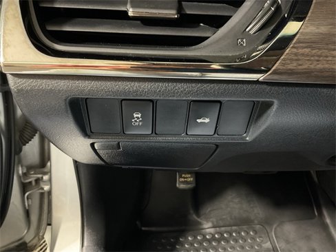Used 2016 Toyota Avalon XLE image 27
