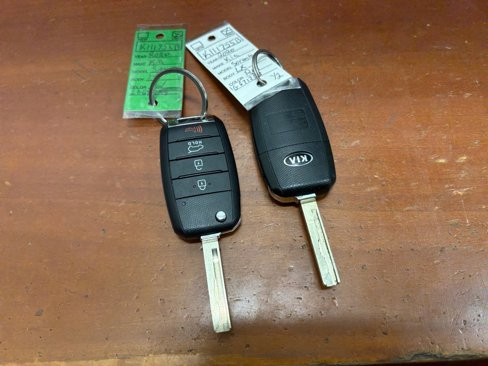 Used 2020 Kia Sorento LX image 48
