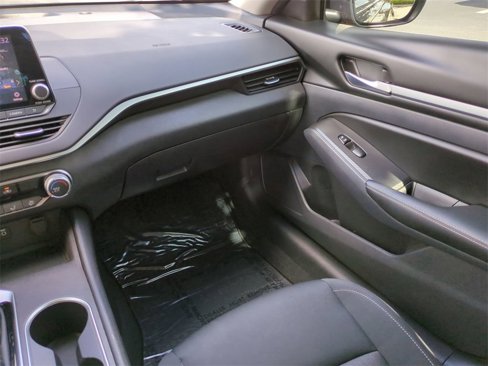 Used 2022 Nissan Altima 2.5 SV image 17