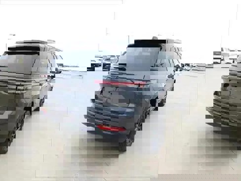 New 2025 Jeep Grand Cherokee Altitude image 4