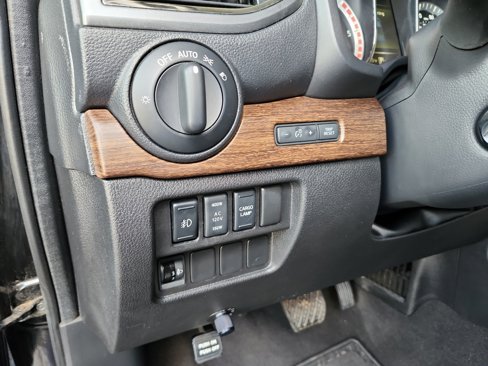 Used 2017 Nissan Titan Platinum Reserve image 31