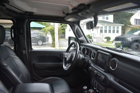 Used 2019 Jeep Wrangler Unlimited Sahara image 21