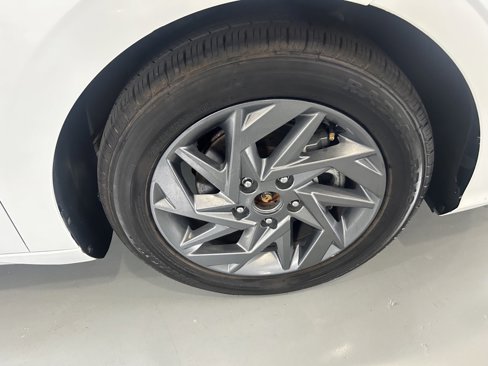 Used 2024 Hyundai Elantra SEL image 7