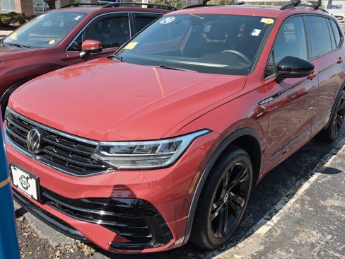 Used 2024 Volkswagen Tiguan SE R-Line image 11