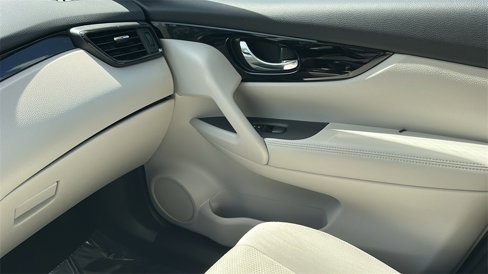 Used 2018 Nissan Rogue Sport SV image 27