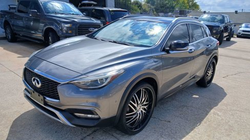 Used 2018 INFINITI QX30 Premium w/ Navigation Package image 3