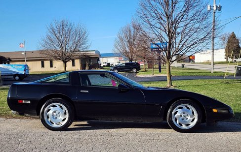 Used 1995 Chevrolet Corvette Coupe image 9