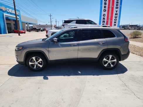 Used 2019 Jeep Cherokee Limited w/ Luxury Group image 7