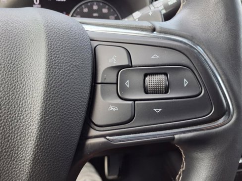 Used 2023 Buick Envision Essence w/ Sport Touring Package image 28