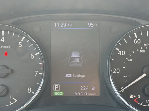 Used 2019 Nissan Rogue SV image 11