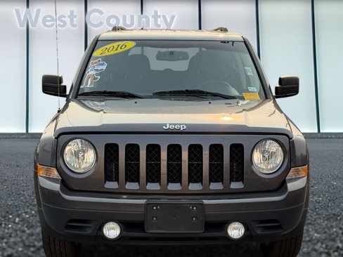 Used 2016 Jeep Patriot Latitude image 10