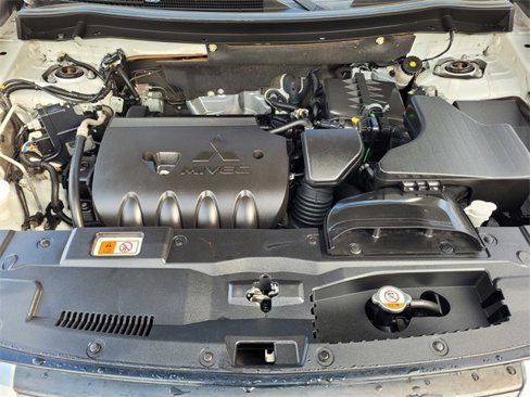 Used 2019 Mitsubishi Outlander ES image 27