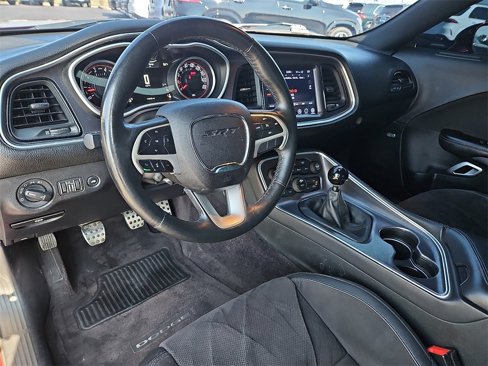 Used 2017 Dodge Challenger R/T Scat Pack w/ Leather Interior Group image 16