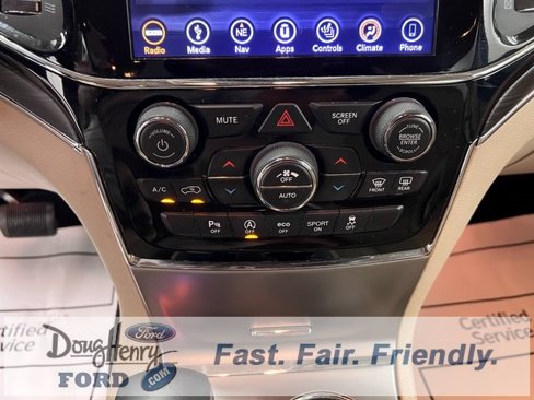 Used 2019 Jeep Grand Cherokee Limited image 48
