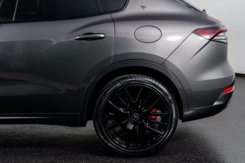 Used 2022 Maserati Levante GT image 18