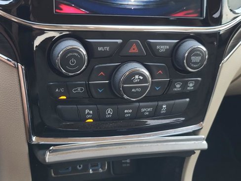 Used 2019 Jeep Grand Cherokee Limited image 31