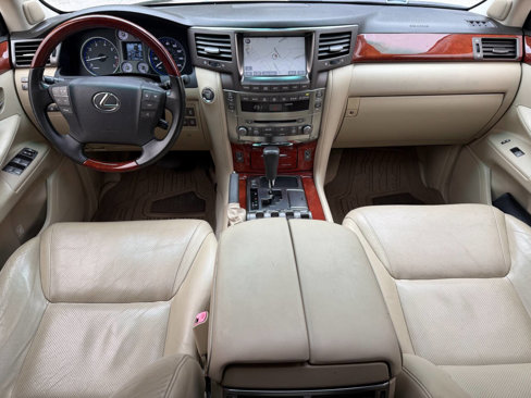 Used 2009 Lexus LX 570 4WD image 2