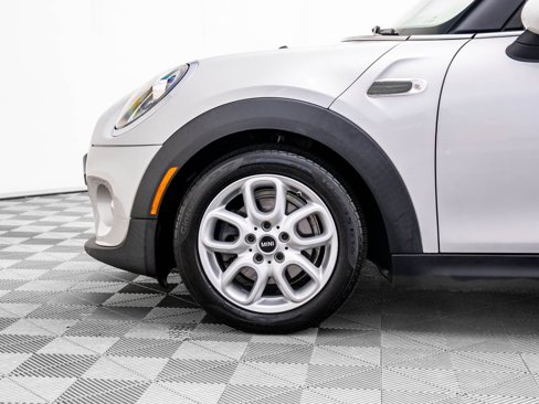 Used 2019 MINI Cooper 2-Door Hardtop w/ Signature Upholstery Package image 33