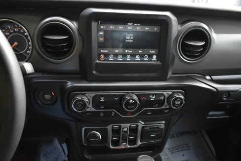 Used 2023 Jeep Gladiator Sport image 23
