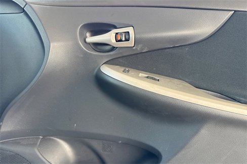Used 2013 Toyota Corolla LE image 16