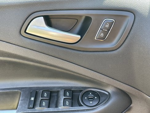 Used 2016 Ford Escape SE w/ Equipment Group 201A image 26