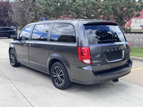 Used 2018 Dodge Grand Caravan SE image 4