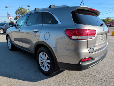Used 2016 Kia Sorento LX image 5