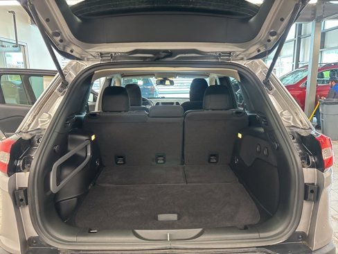 Used 2016 Jeep Cherokee Latitude w/ Safety/Convenience Group image 17