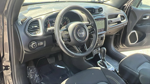 Used 2021 Jeep Renegade Latitude image 16