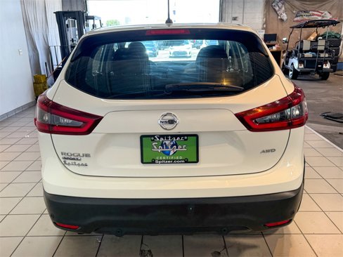 Used 2022 Nissan Rogue Sport S image 8