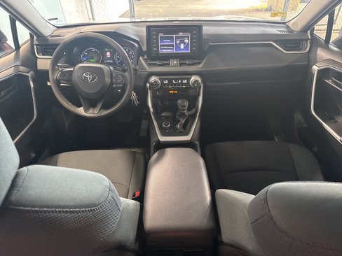 Used 2019 Toyota RAV4 LE image 31