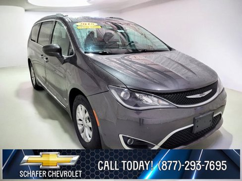 Used 2018 Chrysler Pacifica Touring-L w/ Premium Audio Group image 13