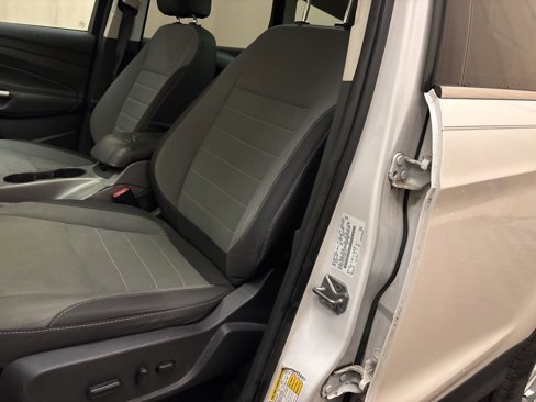Used 2016 Ford Escape SE w/ Equipment Group 201A image 12