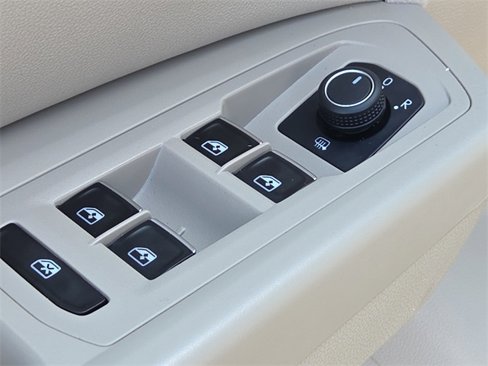 Used 2019 Volkswagen Atlas SE image 17