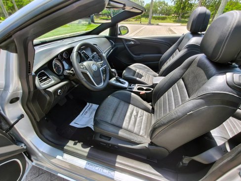 Used 2019 Buick Cascada Premium image 10