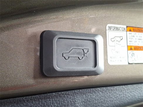 Used 2015 Toyota RAV4 Limited image 28