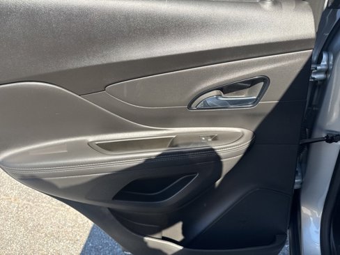 Used 2022 Buick Encore Preferred w/ Safety Package image 20