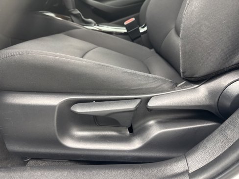 Used 2022 Toyota Corolla LE image 10
