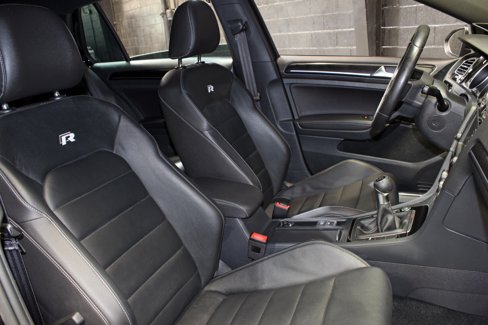 Used 2017 Volkswagen Golf R 4-Door image 37