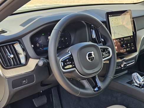 New 2026 Volvo XC60 B5 Plus w/ Protection Package Premier image 29
