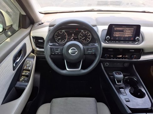 Used 2021 Nissan Rogue SV image 14