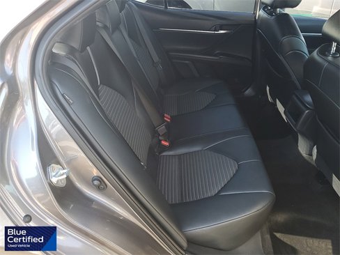 Used 2022 Toyota Camry SE image 19