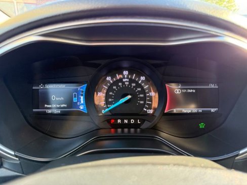 Used 2019 Ford Fusion SE image 40